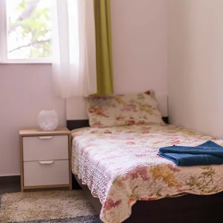 Location In Center Daire Sofya