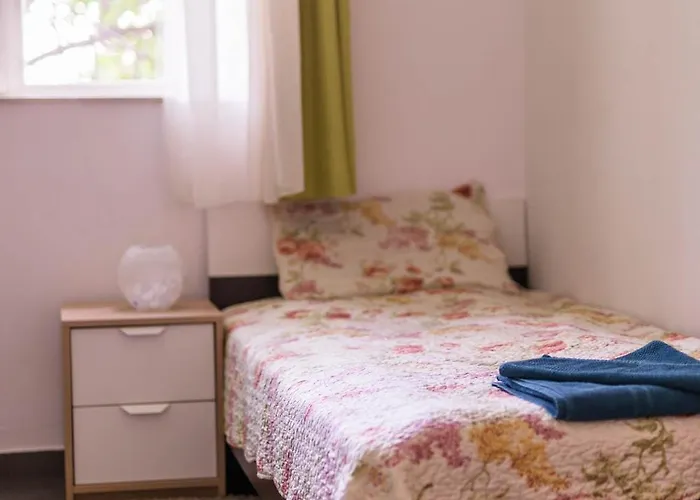 Location In Center アパート ソフィア